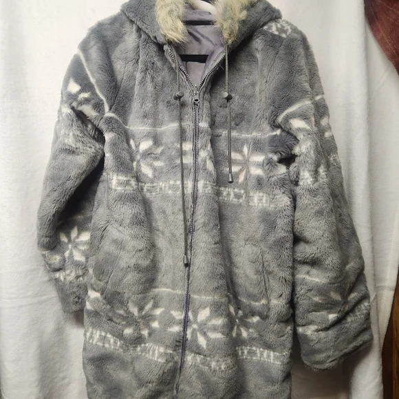SUPER WARM Vintage faux fur Hooded Winter Coat Wide Sleeves- Snowflake ❄️ design - Picture 1 of 8